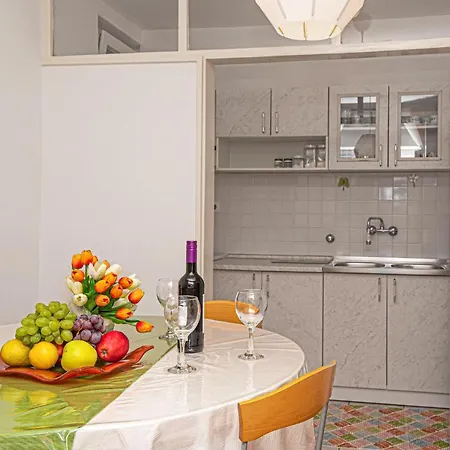 In With Kitchen